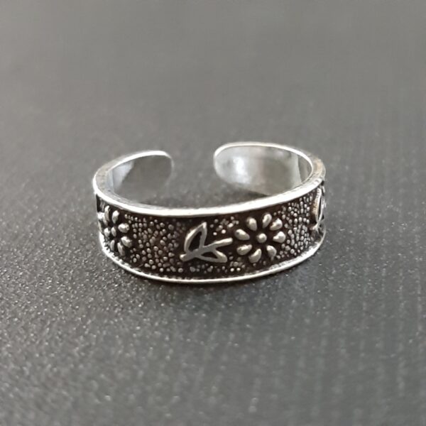 Oxidized Toe Ring