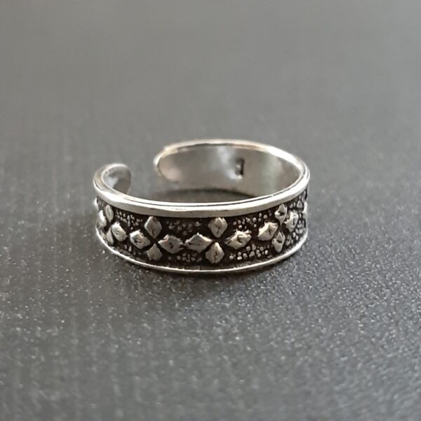 Oxidized Toe Ring